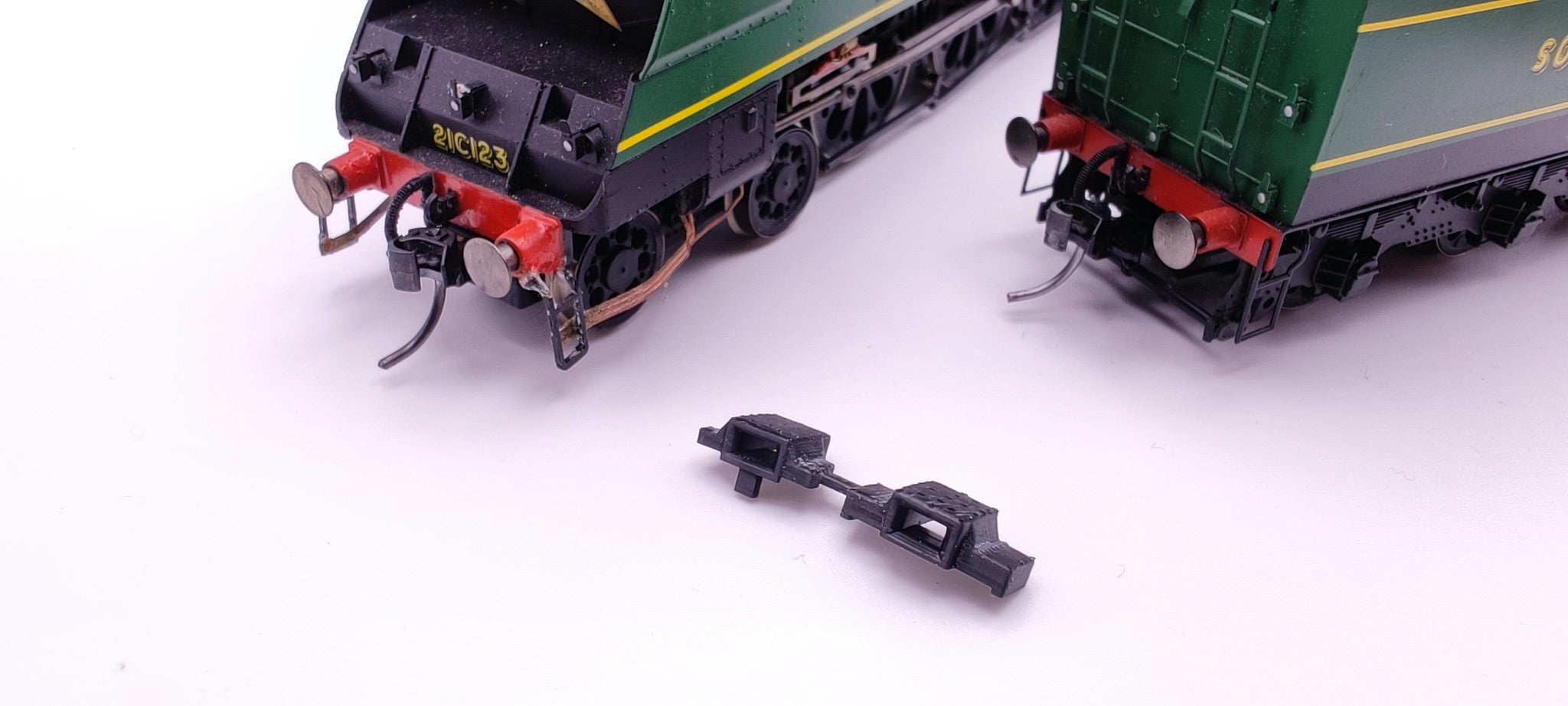 OO/4mm - Hornby, Bulleid loco NEM (2002-07)