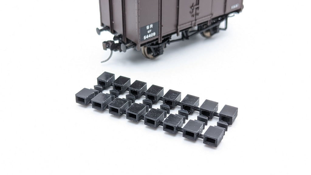 OO/4mm - Bachmann, Right height NEM, Vans/wagons