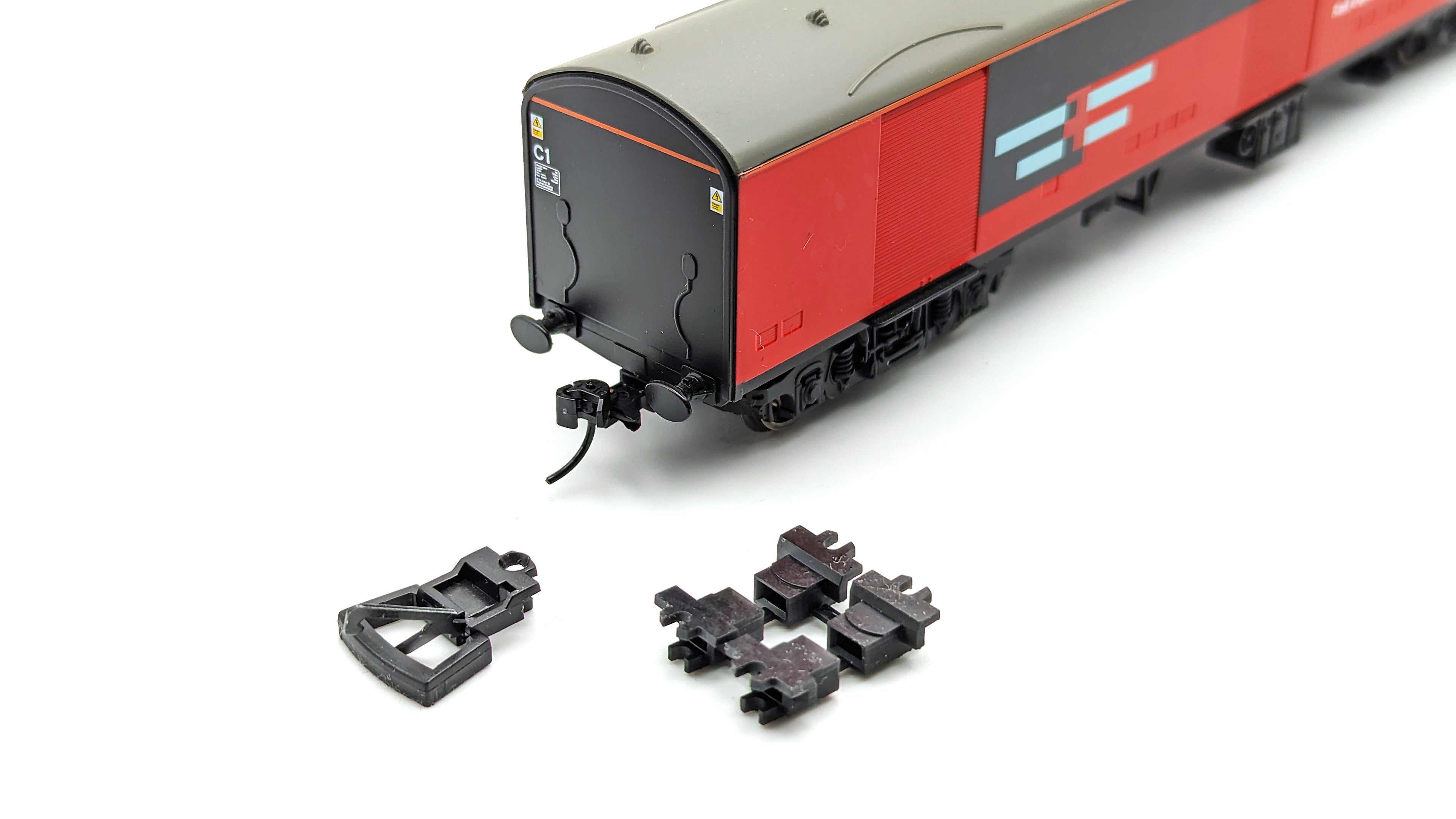 OO/4mm - Hornby Lima GUV Van NEM Conversion